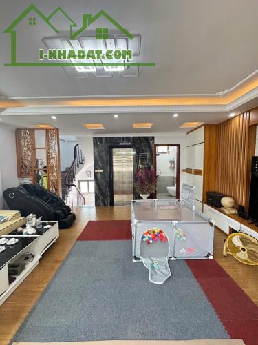 TẦM TIỀN, NHÀ LÕI BỒ ĐỀ 40M, 6T, MT6M, NỞ HẬU, THANG MÁY, TẶNG NỘI THẤT, 10M RA Ô TÔ TRÁNH