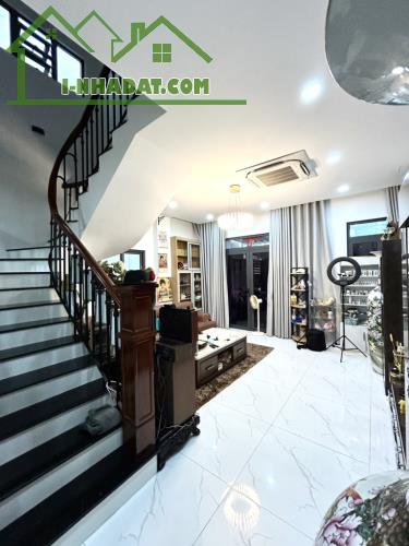 NHÀ 2 MẶT TIỀN NGANG 7.2M X16M ,ĐƯỜNG XE HƠI THÔNG LÊ VĂN LƯƠNG ,QUẬN 7 - 1