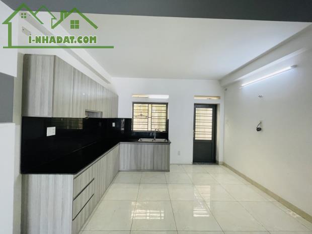 Bán nhà 4 tầng, Dương Thị Mười, Quận 12, hẻm xe hơi, 4PN, nhỉnh 4 tỷ - 3