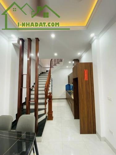 SIÊU PHẨM 1 NHÀ RA MẶT PHỐ - DÂN XÂY - FULL NỘI THẤT - TRUNG TÂM LONG BIÊN - 1