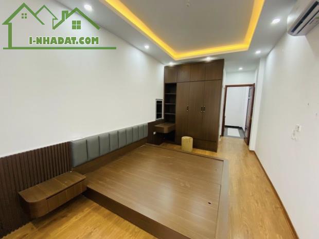 SIÊU PHẨM 1 NHÀ RA MẶT PHỐ - DÂN XÂY - FULL NỘI THẤT - TRUNG TÂM LONG BIÊN - 3