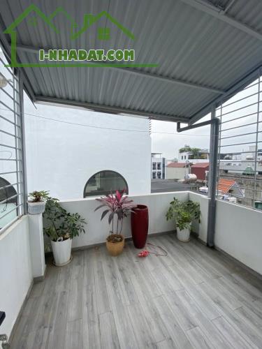 SIÊU PHẨM 1 NHÀ RA MẶT PHỐ - DÂN XÂY - FULL NỘI THẤT - TRUNG TÂM LONG BIÊN - 5