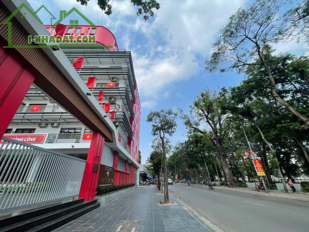NHÀ ĐẸP NGỌC LÂM , 35M2, 6 TẦNG THANG MÁY, ĐƯỜNG Ô TÔ TRƯỚC NHÀ THÔNG NGỌC LÂM SANG