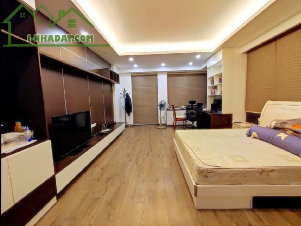 BÁN NHÀ ĐẸP LẠC LONG QUÂN - LÔ GÓC, Ô TÔ TRÁNH - 6 TẦNG THANG MÁY Diện tích: 65m2, - 2
