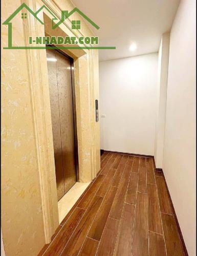 BÁN NHÀ ĐẸP LẠC LONG QUÂN - LÔ GÓC, Ô TÔ TRÁNH - 6 TẦNG THANG MÁY Diện tích: 65m2, - 4