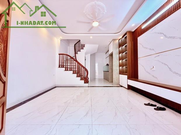 HÀNG XÓM AEON MALL LONG BIÊN - NHÀ MỚI TINH TƯƠM - GẦN PHỐ - NGAY CHÂN CẦU VĨNH TUY - CỰC - 1
