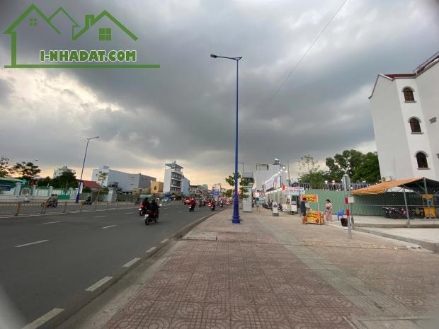 Cho thuê nhà đường Tên Lửa, Bình Tân, 10x20m, 45tr, đoạn mới làm - 1