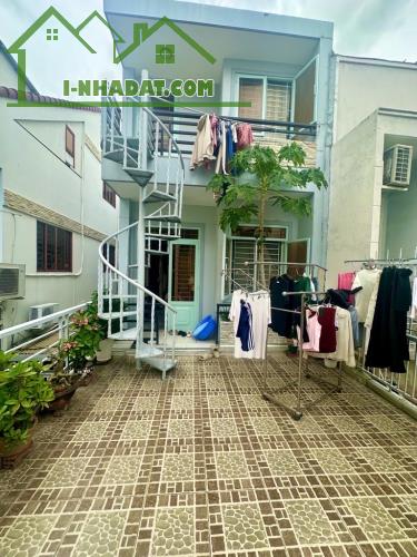 VÍP NHA NHÀ NẰM NGAY TRUNG TÂM MÀ GẦN TRƯỜNG HỌC NỮA -XE HƠI LẠI TỚI CỬA NHÀ- QUÁ VIP - - 3