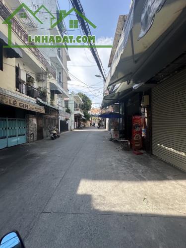 NHÀ BÁN ĐƯỜNG TÔN THẤT THUYẾT- XE HƠI TÓI NHÀ- THUẬN TIỆN ĐI  LẠI -TRỤC ĐƯỜNG THÔNG VỚI