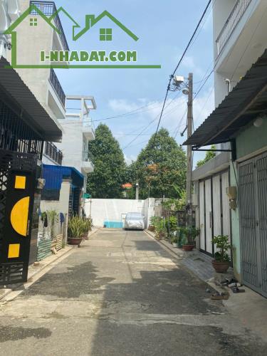 BÁN NHÀ QUẬN 9, NHÀ 3TẦNG DT67M, HẺM XE HƠI TRÁNH NGAY LÃ XUÂN OAI NHỈNH 6TỶ TL