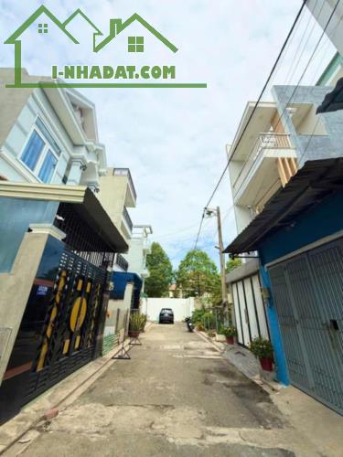 BÁN NHÀ QUẬN 9, NHÀ 3TẦNG DT67M, HẺM XE HƠI TRÁNH NGAY LÃ XUÂN OAI NHỈNH 6TỶ TL - 3