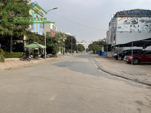 Cần bán gấp lô đất nằm 136m2 tại khu đấu giá 31ha, TT Trâu Quỳ, lô giáp góc cực đẹp - 2