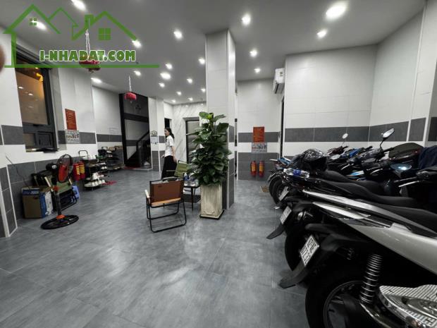 Bán Nhà MT Phạm Văn Đồng Phường 1 Gò Vấp Giá 25.9 Tỷ