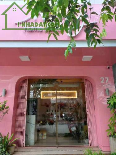 Sang shop hoa Mây Home Decor gần đầu đường Lý Chính Thắng Cần Thơ