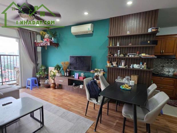 Hiếm! Bán căn hộ 335 Cầu Giấy 90m2 3pn 2vs 6,65 tỷ Full NT, tầng trung