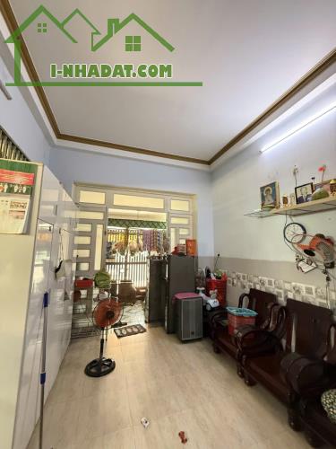 Giảm 2 tỷ Bán Gấp CHDV Đ số 18 E Bình Tân dòng tiền 90tr/th m2 ,4 Tầng 23 tỷ - 3