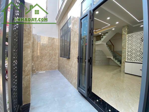 Bán nhà 6x10 - 3 tầng - hẻm oto - giá chỉ 5,x tỷ - ngay đường Tên Lửa nối dài - Bình Tân. - 1