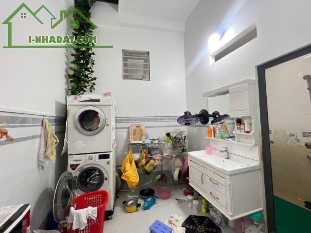 BÁN NHÀ Quận 9 đẹp LUNG LINH, giá 8.6 tỷ