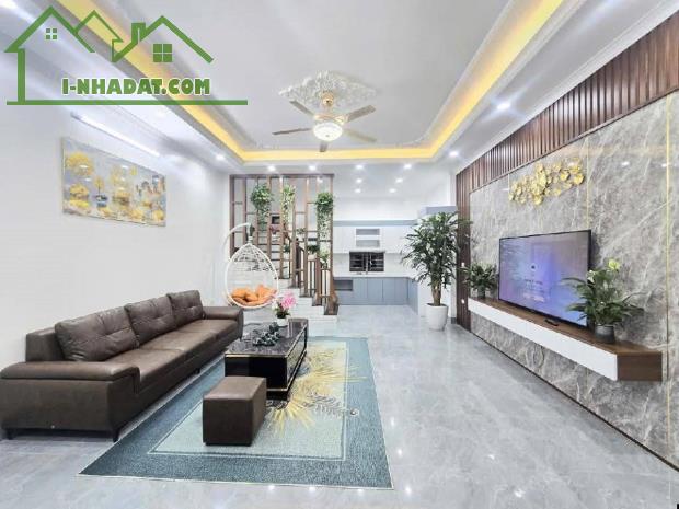 NHÀ BIÊN GIANG ÔTÔ ĐỖ CỔNG 4 NGỦ GẦN ĐƯỜNG 6