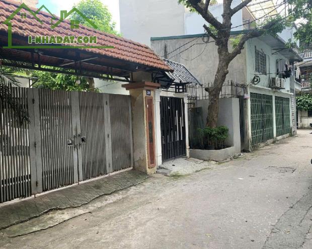 Bán nhà cấp 4 Ngọc Thụy. Diện tích 67m2, mặt tiền 3m . Long Biên . 5.7 tỷ