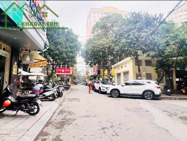 BÁN NHÀ PHỐ TRẦN DUY HƯNG QUẬN CẦU GIẤY, Ô TÔ TRÁNH 40M2 4 TẦNG 18 TỶ