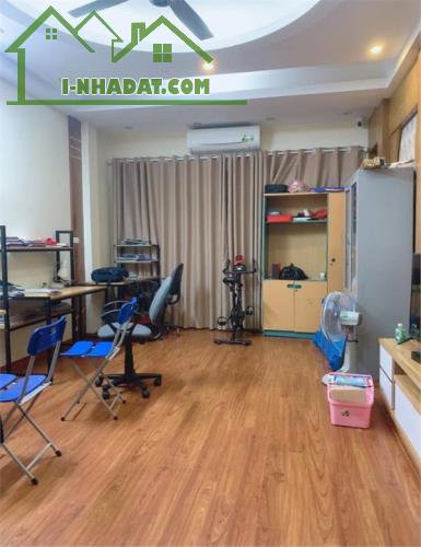 BÁN NHÀ PHỐ TRẦN DUY HƯNG QUẬN CẦU GIẤY, Ô TÔ TRÁNH 40M2 4 TẦNG 18 TỶ - 1
