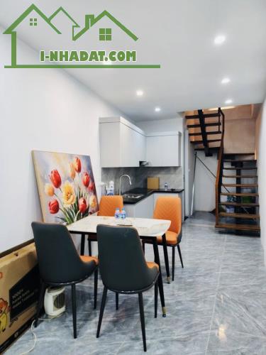 Bán nhà Trương Định - lô góc sáng thoáng , giao thông thuận tiện , dt 25M giá 5.69 tỷ SĐCC