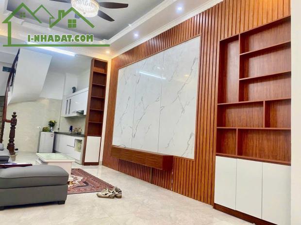 HIẾM-BÁN NHÀ PHÁO ĐÀI LÁNG-ĐƯỜNG LÁNG,35M2, NGÕ NÔNG, VÀI BƯỚC RA PHỐ