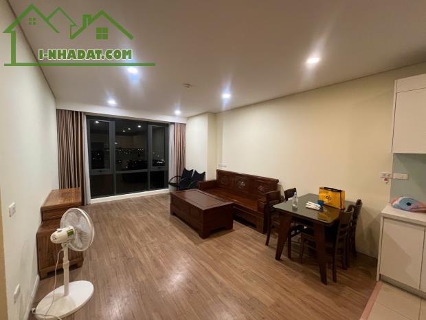 Cho thuê căn hộ 2 phòng ngủ đủ đồ Mipec Riverside 13 triệu