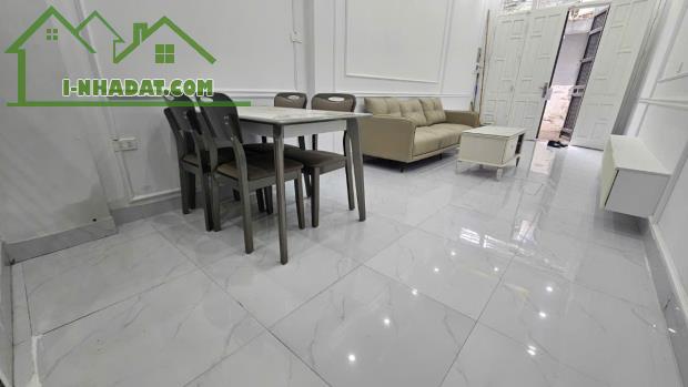 LÔ GÓC TRUNG TÂM VĂN QUÁN, NGÕ RỘNG VF3 ĐỖ CỬA, Ô CHỜ THANG MÁY MINI, NHỈNH 7 TỶ - 1