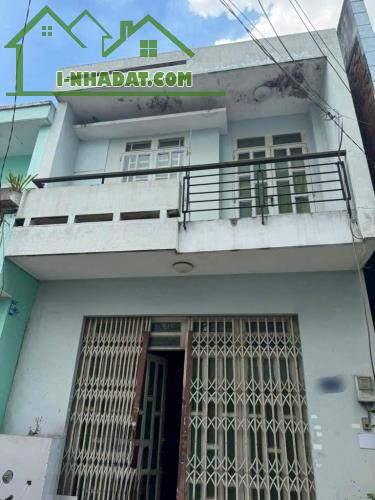Nhà mặt tiền cực thoáng. 2 tầng đúc kiên cố.hem 5m. Sồ đẹp