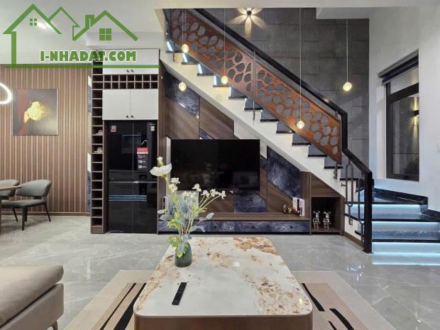 NHÀ ĐẸP GIÁ TỐT DƯƠNG QUẢNG HÀM – NGÕ RỘNG – 44M²*5T – CHỈ 12.3 TỶ