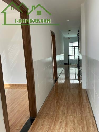 NHÀ ĐẸP Ở NGAY, DÒNG TIỀN HẤP DẪN, GẦN NÚT GIAO GÒ DƯA, 6,2X30; NỞ HẬU CHỈ 13 TỶ. - 3