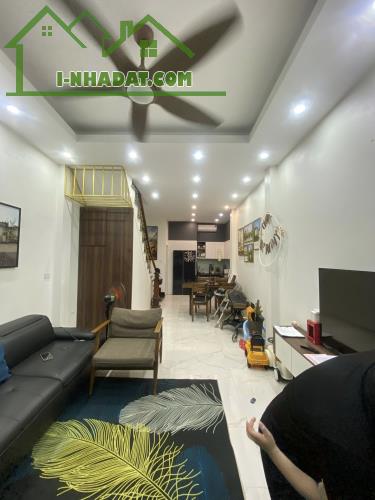 SIÊU HIẾM NHÀ NGUYỄN KHOÁI, 45M, 3T, MT 4,3M, Ô TÔ, MỚI, Ở SƯỚNG, CHỈ 6,2 TỶ. - 1