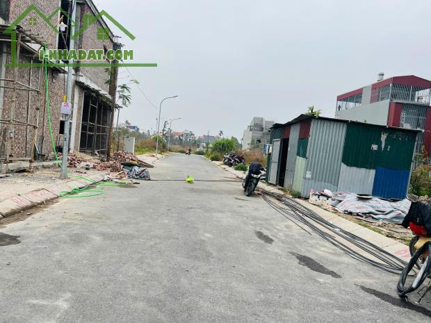 Duy nhất 1 lô đất trung tâm thị trấn An Dương 108m giá chỉ 3,2x tỷ  Lh 0979087664
