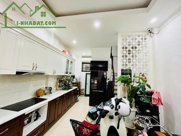 Bán nhà Lạc Long Quân Cầu Giấy gần ô tô ngõ thông 35m2 5T MT 4m dân xây đủ đồ ở luôn 7.5tỷ - 3