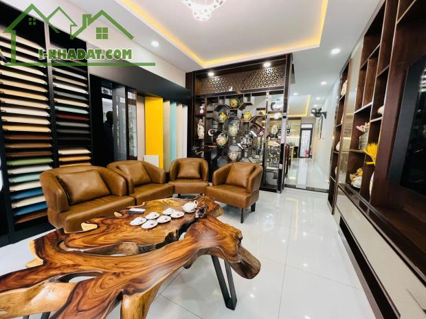 NHÀ XINH 1 TRỆT 2 LẦU PHONG CÁCH HIỆN ĐẠI NGAY TRUNG TÂM TP THỦ DẦU MỘT - 1
