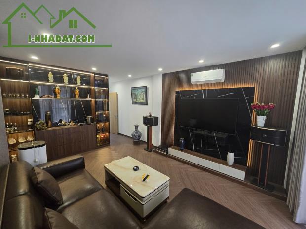 NHÀ ĐẸP PHỐ LÁNG HẠ - ĐỐNG ĐA, 7 TẦNG THANG MÁY GARA Ô TÔ, KINH DOANH VĂN PHÒNG.