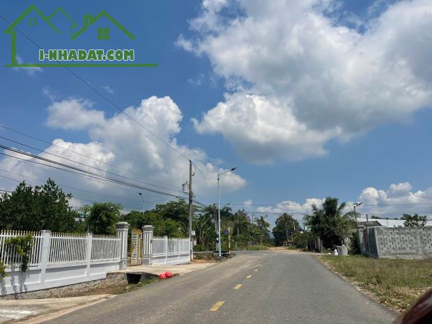 Bán 230m2 Hẻm Lý Thái Tổ - Tân Tiến - TX LaGi giá ngộp 650 triệu gần Biển - 2