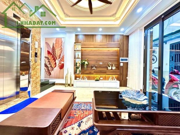 Chào mừng khách đến ngưỡng cửa Hoàng Gia giữa TT Cầu Giấy - Nhà 6 tầng thang máy - 10 Tỷ 5 - 2