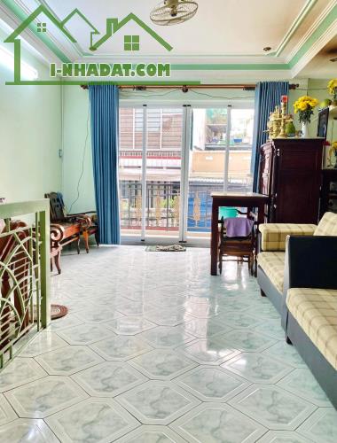 Bán nhà Khu Thiên Phước - 40m2  - 2 tầng BTCT views HXH - 4