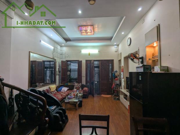 Liễu Giai - Ba Đình, Tổng DT 120m2 x 4 Tầng, MT 9m, Giá 29.5 tỷ LH: 0977658369