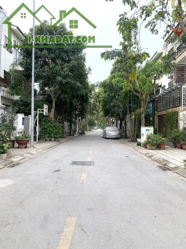 SIÊU PHẨM BIỆT THỰ Mễ Trì 132m2*5T, mt 8.3m kinh doanh, GARA, vỉa hè rộng, nt xịn 42.5ty