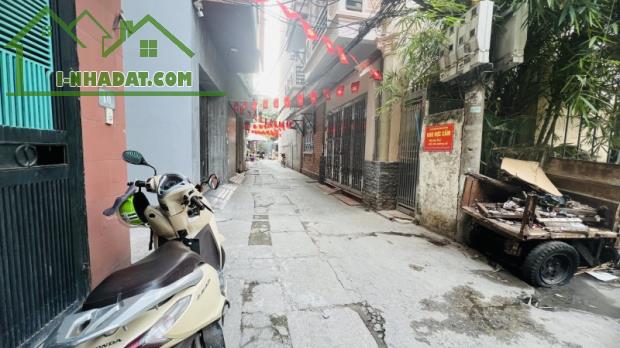 Nhà Dương Quảng Hàm, Cầu Giấy. 48mx4; MT 4.5; Giá 15.8 Tỷ  NGÕ THÔNG Ô TÔ - KINH DOANH