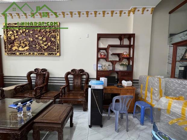 MT ĐƯỜNG 160 - 220M2 - 3 TẦNG - NGANG 8.2 - 3