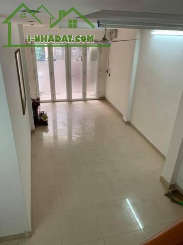 Hào Nam - Đống Đa, Dt 37m2 x 5 Tầng, MT 3.5m, Giá 7.9 tỷ LH: 0936118369 - 3