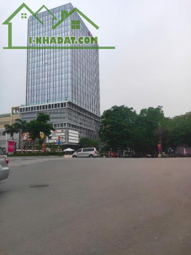 NHÀ ĐẸP CHÍNH CHỦ BÁN – LẠC LONG QUÂN 32M2 – 5 TẦNG – GẦN PHỐ, GẦN HỒ – 8.7 TỶ  Chính chủ