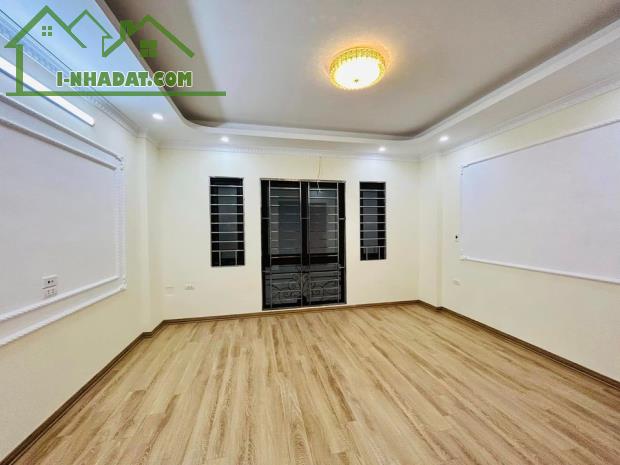 Bán nhà cạnh UB xã Kim Chung, Hoài Đức. Nhà 30m2 xây 5 tầng. Ngõ thoáng cạnh chợ trạm Y Tế - 3