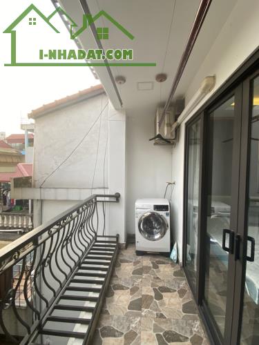 Cho thuê Căn Apartment tại ngõ 193 Trích Sài. Ban công rộng thoáng View hồ Tây. Chỉ 6.5tr - 5