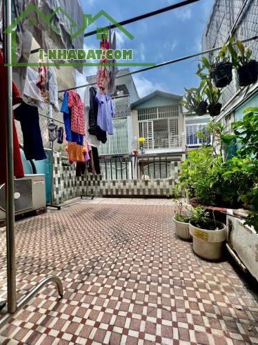 MẶT TIỀN ĐƯỜNG SỐ GIAO KHÁNH HỘI 
1 ĐỜI CHỦ DUY NHẤT 
CÓ 7 TỶ x - 4